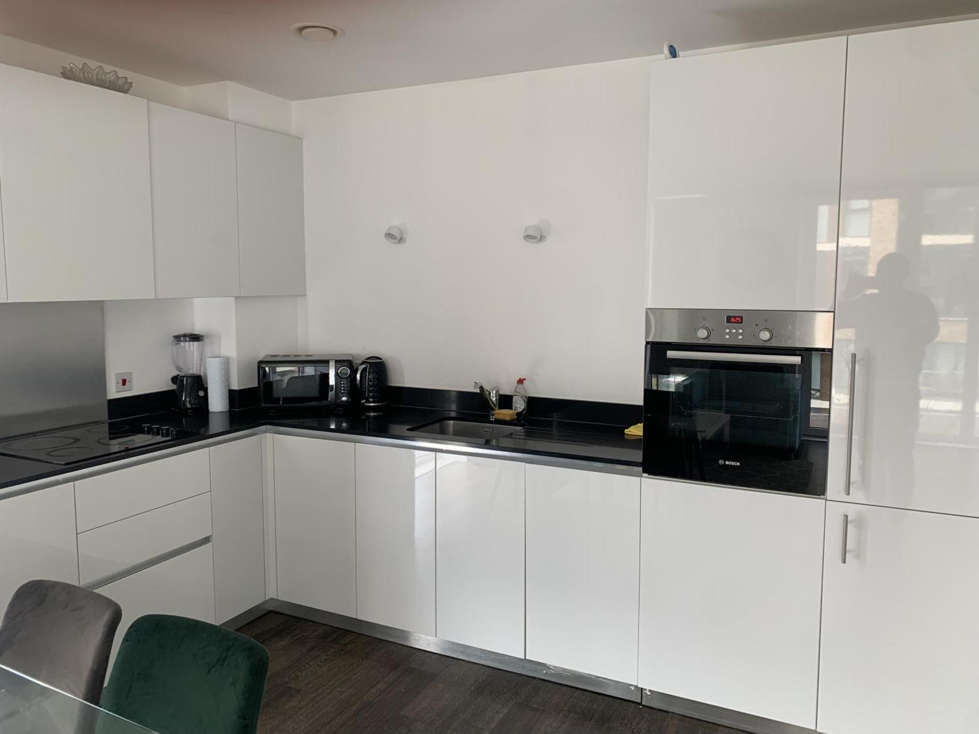 2 Bedroom 2 Bath 1 Ensuite In Roya Asenal Beautiful Views & Parking Londýn Exteriér fotografie