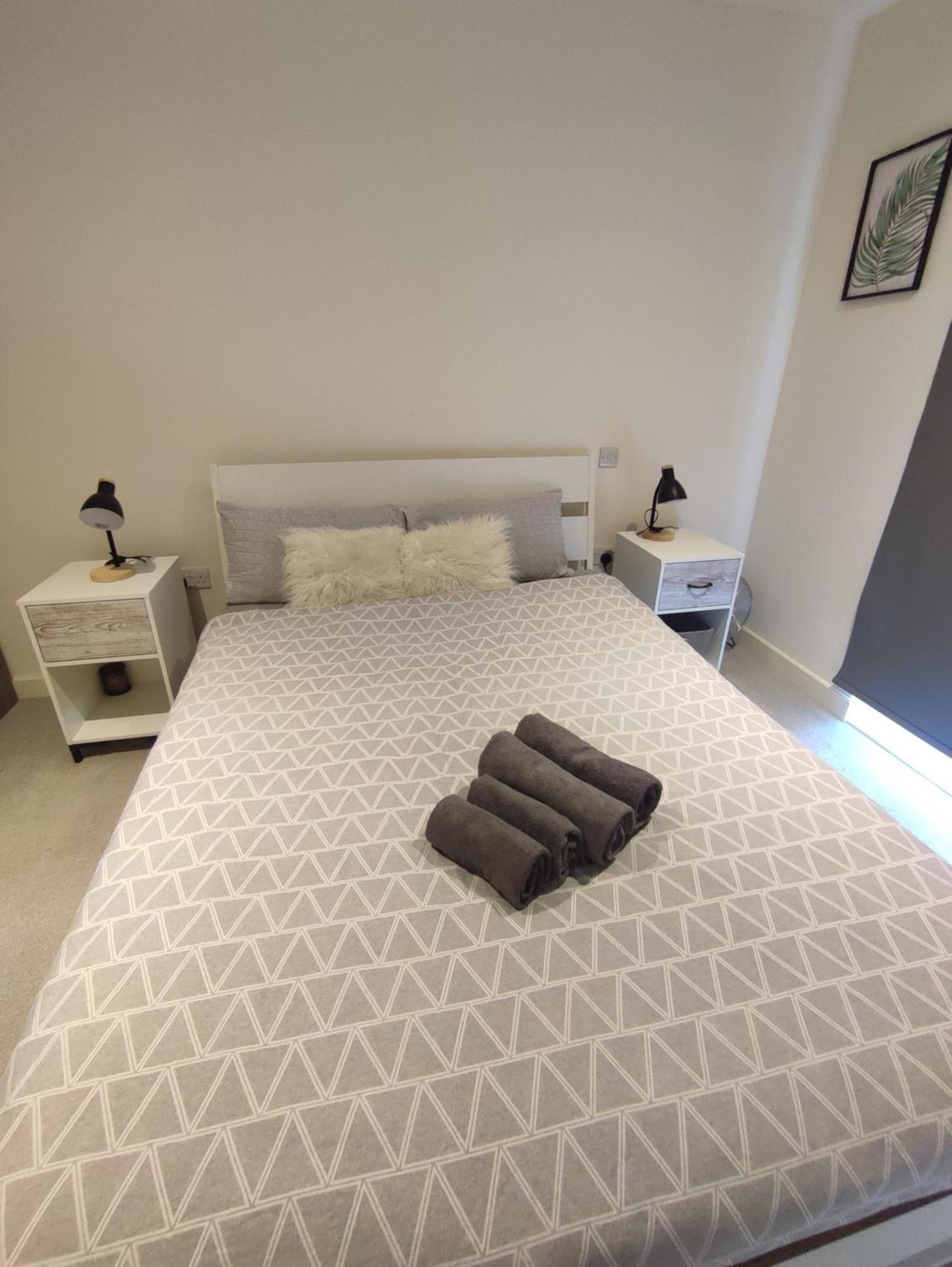 2 Bedroom 2 Bath 1 Ensuite In Roya Asenal Beautiful Views & Parking Londýn Exteriér fotografie