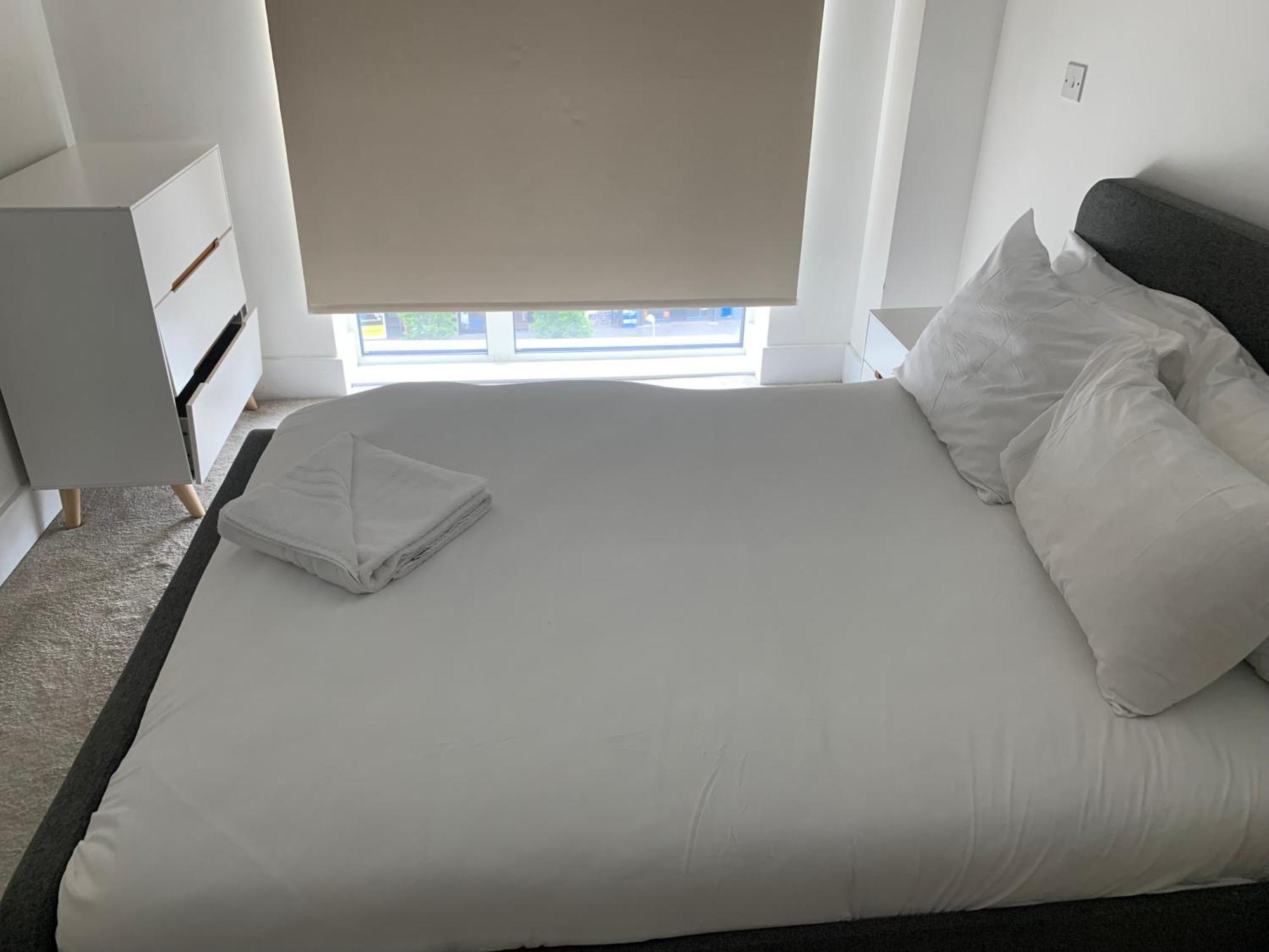 2 Bedroom 2 Bath 1 Ensuite In Roya Asenal Beautiful Views & Parking Londýn Exteriér fotografie