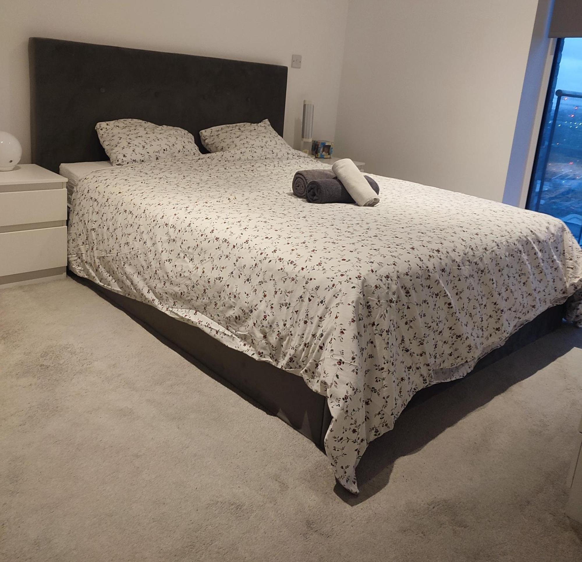 2 Bedroom 2 Bath 1 Ensuite In Roya Asenal Beautiful Views & Parking Londýn Exteriér fotografie